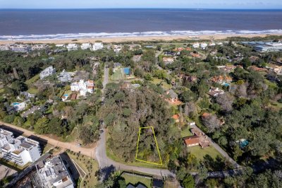 Venta de lote 621 M2 Rincón del Indio 