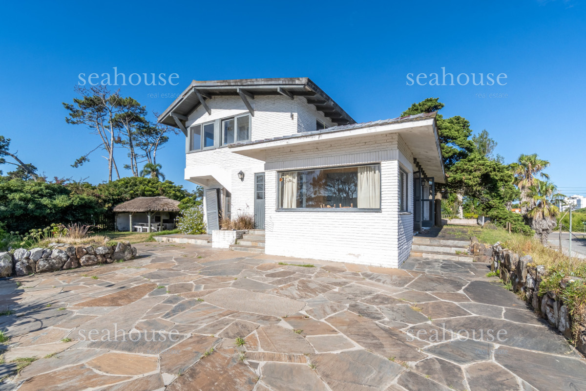 Casa Ref.1340 - Casa mas lote  frente a Laguna del Diario - Excelente ubicación 