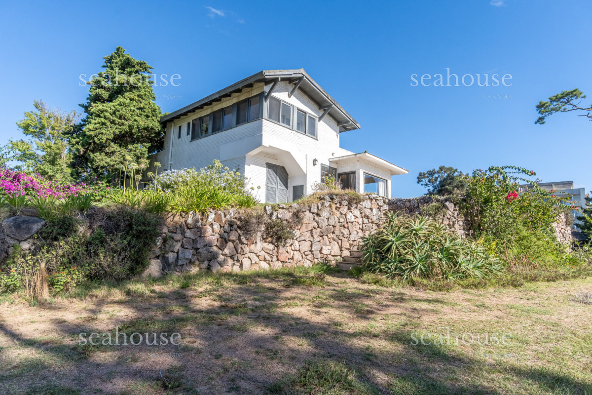 Casa Ref.1340 - Casa mas lote  frente a Laguna del Diario - Excelente ubicación 