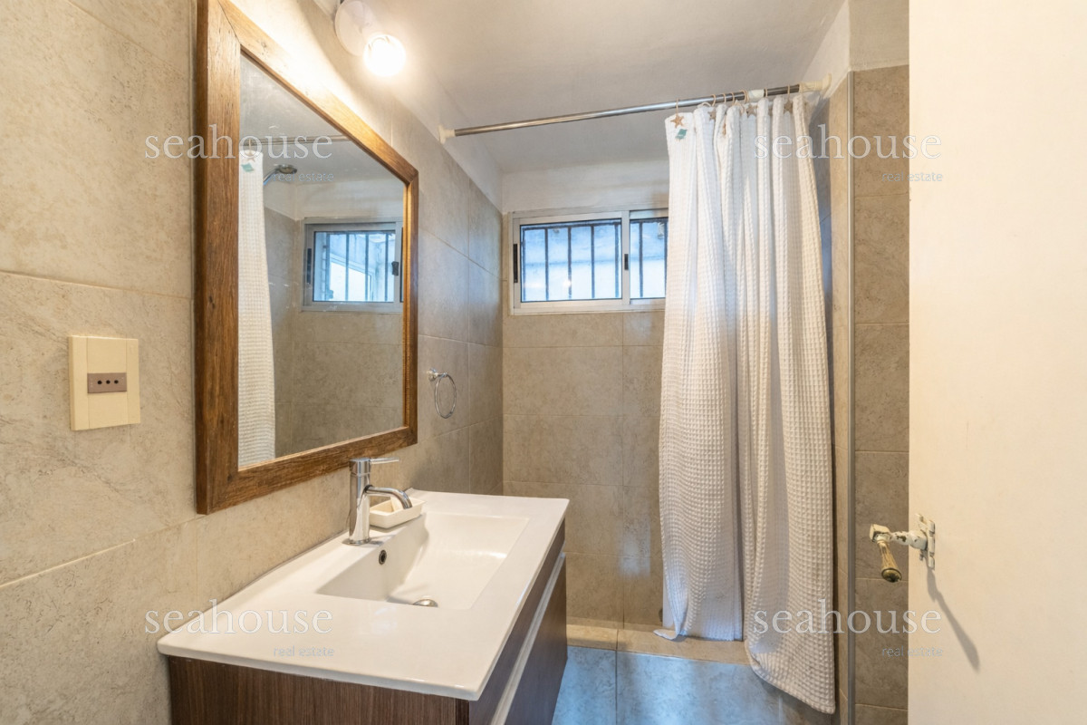 Casa Ref.1340 - Casa mas lote  frente a Laguna del Diario - Excelente ubicación 