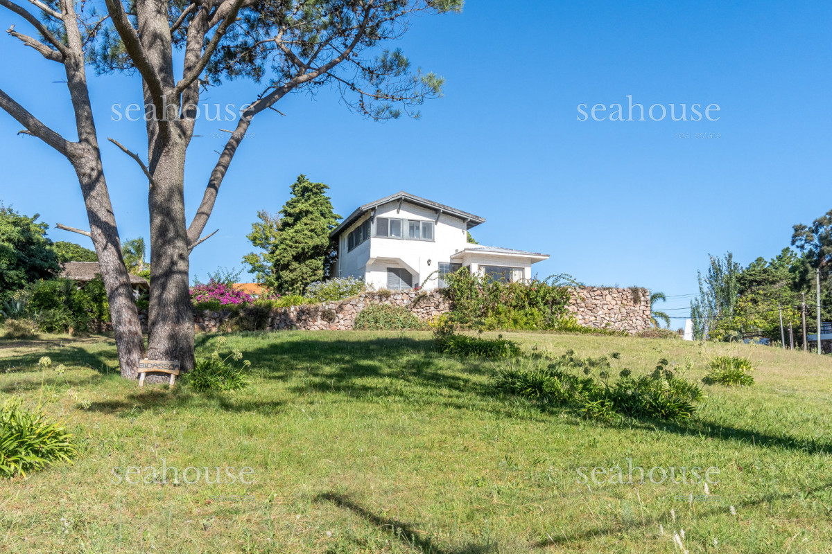 Casa Ref.1340 - Casa mas lote  frente a Laguna del Diario - Excelente ubicación 