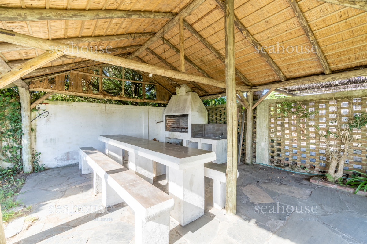 Casa Ref.1340 - Casa mas lote  frente a Laguna del Diario - Excelente ubicación 