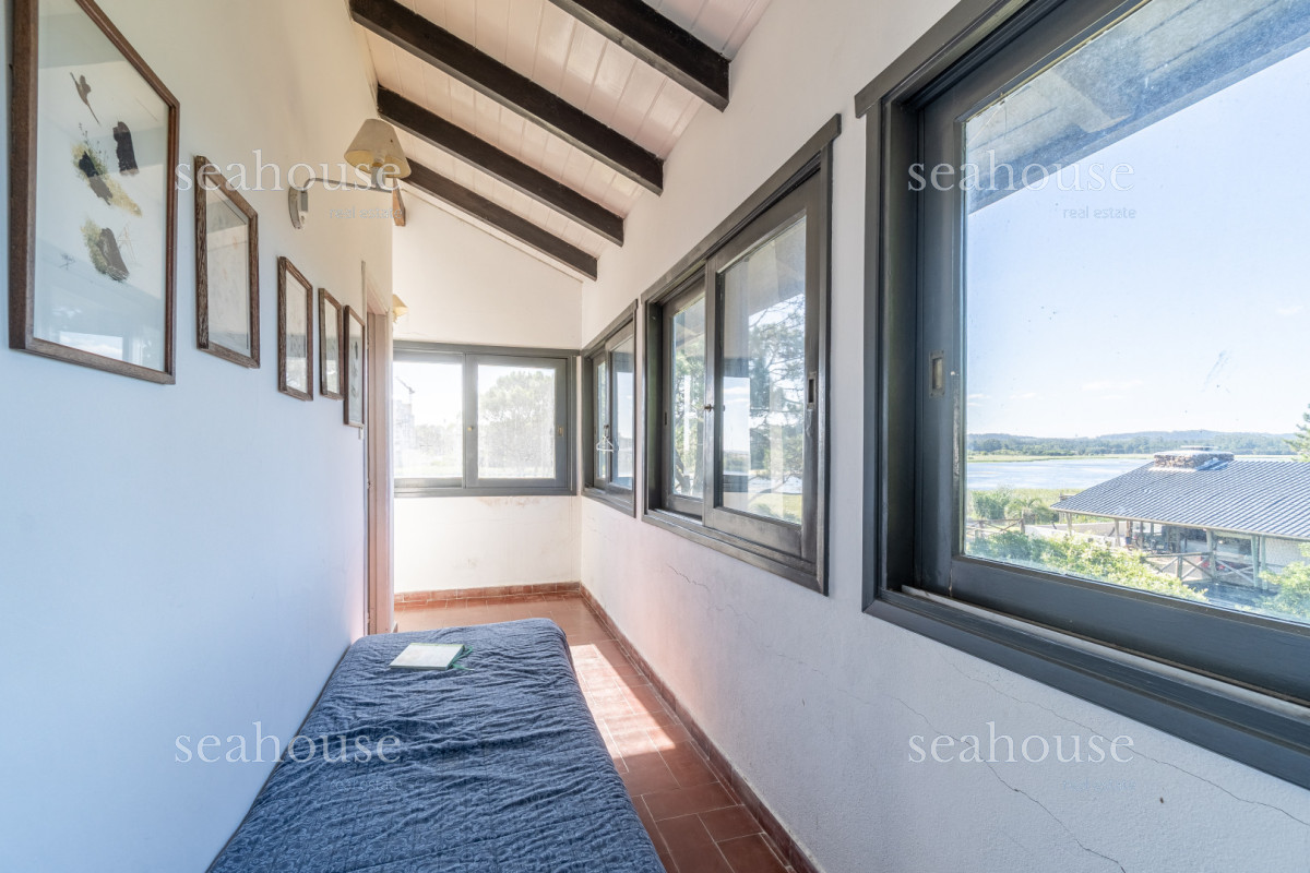 Casa Ref.1340 - Casa mas lote  frente a Laguna del Diario - Excelente ubicación 