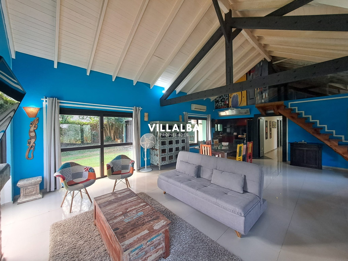 Apartamento ID.2916 - Venta de Hermosa propiedad con gran lote esquinero 