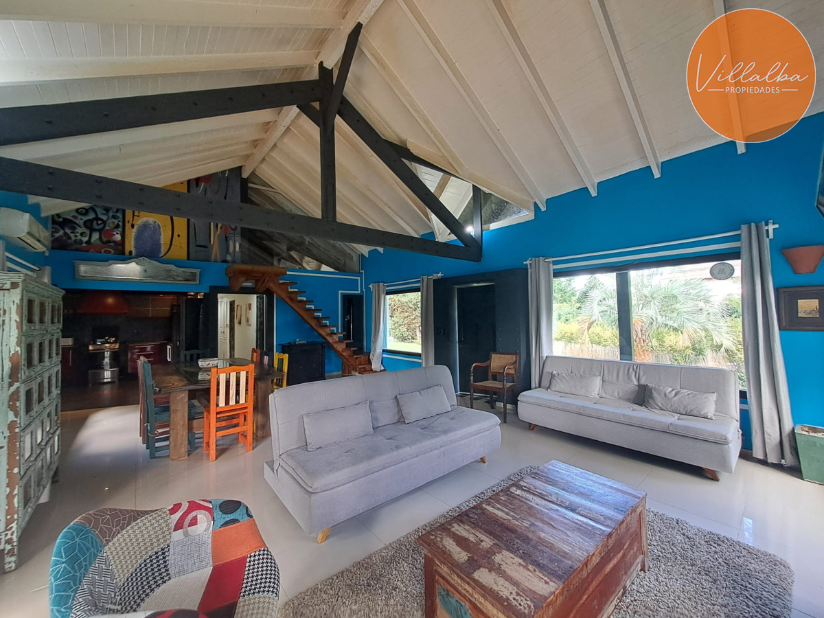 Apartamento ID.2916 - Venta de Hermosa propiedad con gran lote esquinero 