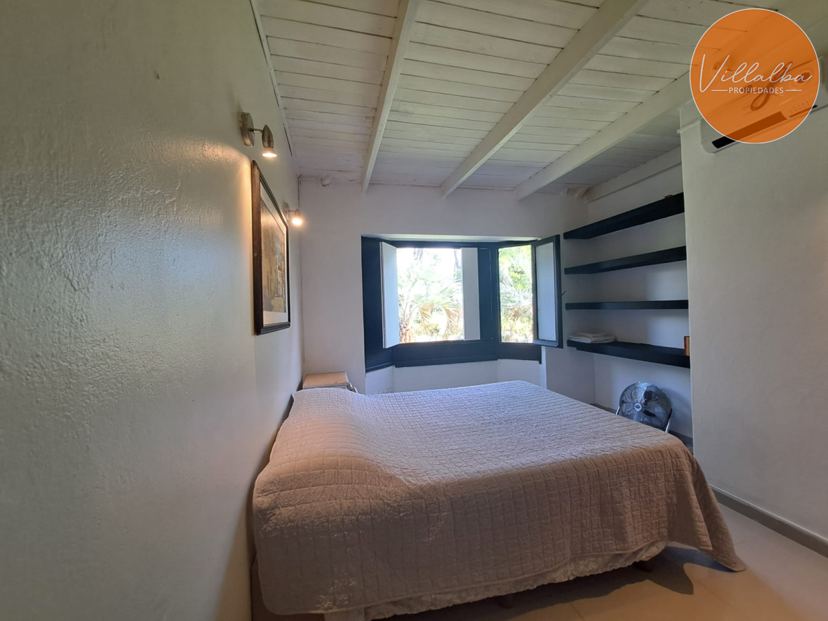 Apartamento ID.2916 - Venta de Hermosa propiedad con gran lote esquinero 