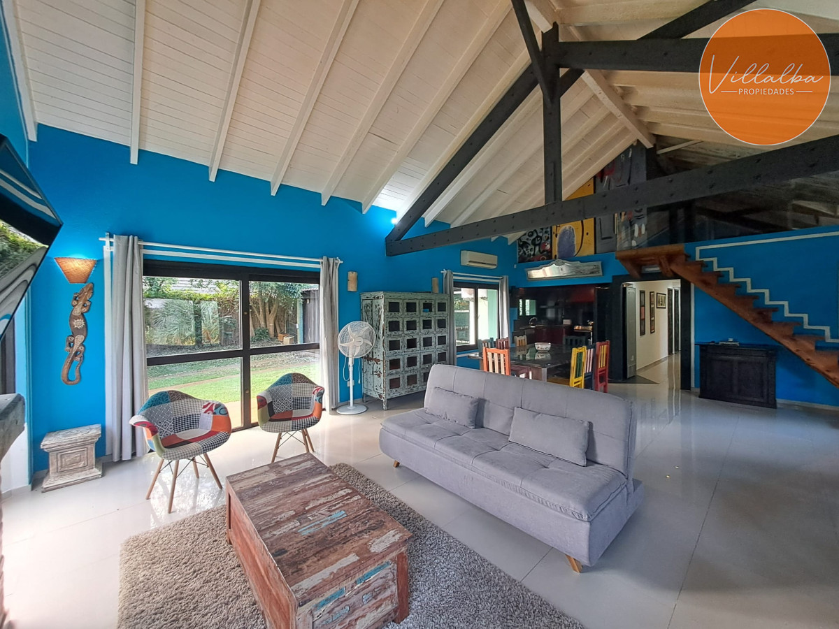 Apartamento ID.2916 - Venta de Hermosa propiedad con gran lote esquinero 