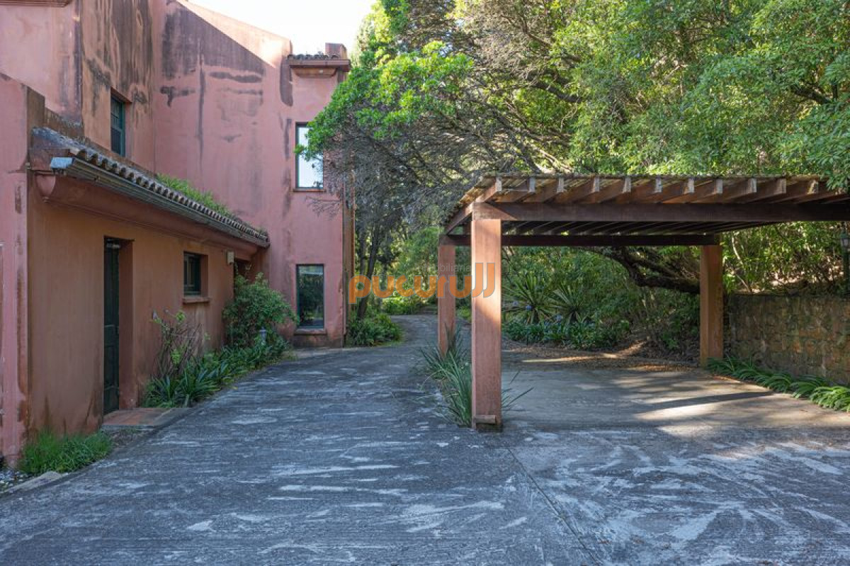 Casa ID.2501 - Casa en venta Punta Ballena 6 dormitorios