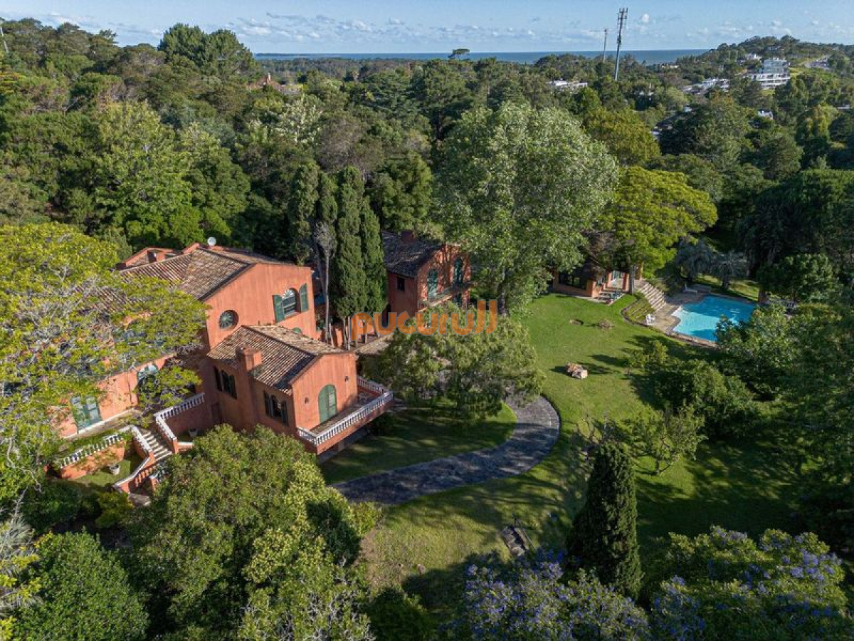 Casa ID.2501 - Casa en venta Punta Ballena 6 dormitorios