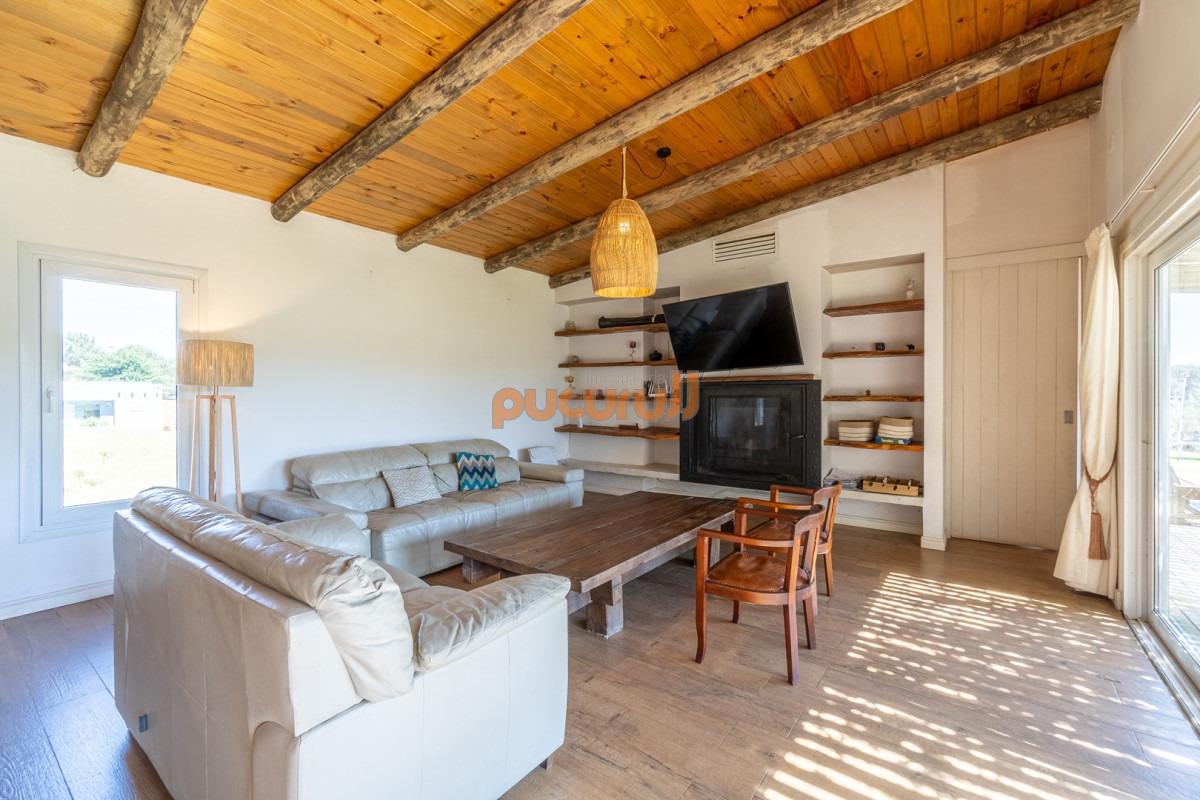 Casa ID.2475 - Casa 3 DORMITORIOS en Portezuelo Bosque, Punta Ballena