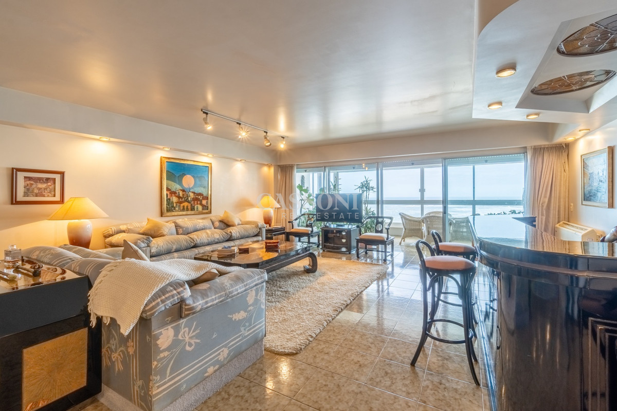 Apartamento ID.2411 - Espectacular planta 3 dormitorios y dependencia, Playa Brava
