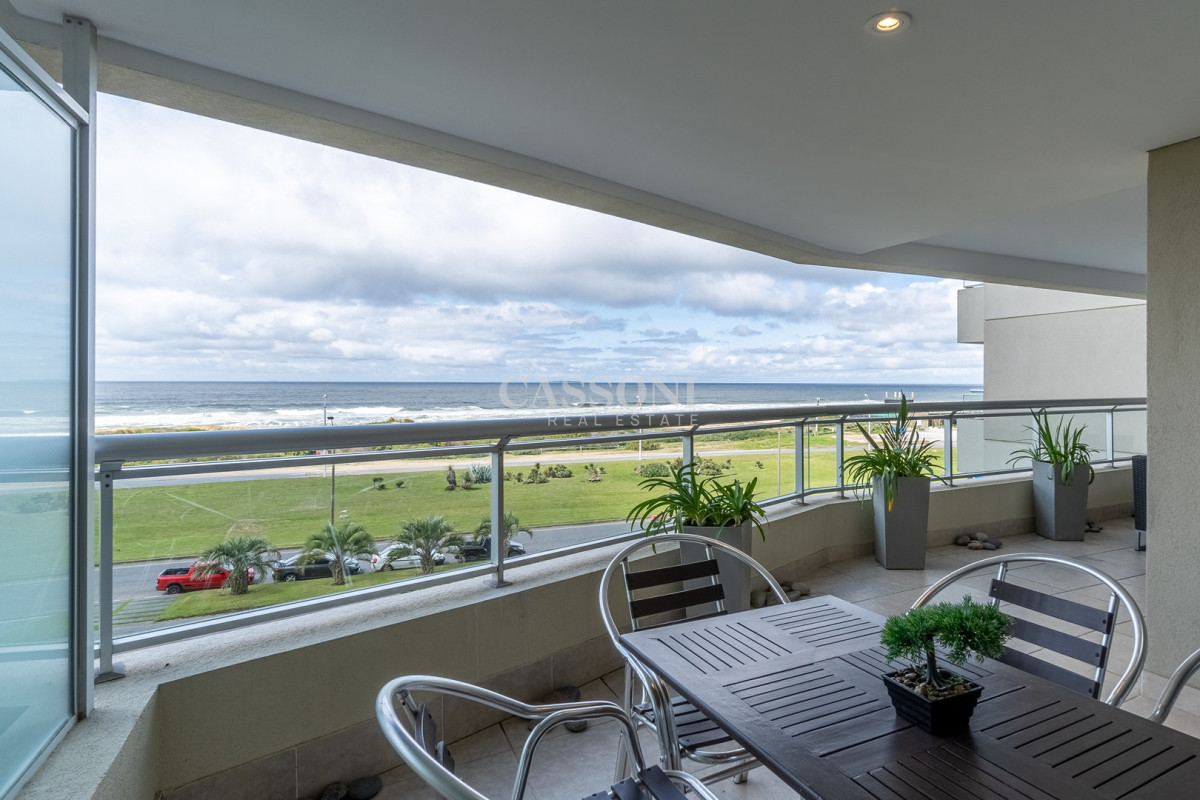 Apartamento ID.2410 - Espectacular apartamento en venta 3 suites y dependencia, Playa Brava. 