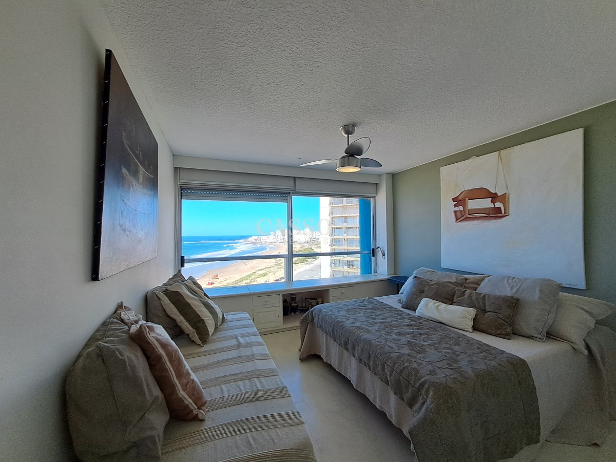 Apartamento ID.2411 - Espectacular planta 3 dormitorios y dependencia, Playa Brava
