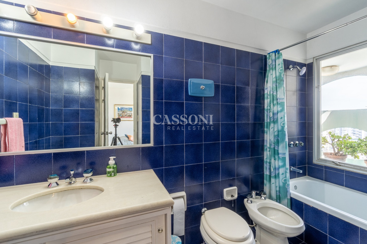 Apartamento ID.2411 - Espectacular planta 3 dormitorios y dependencia, Playa Brava