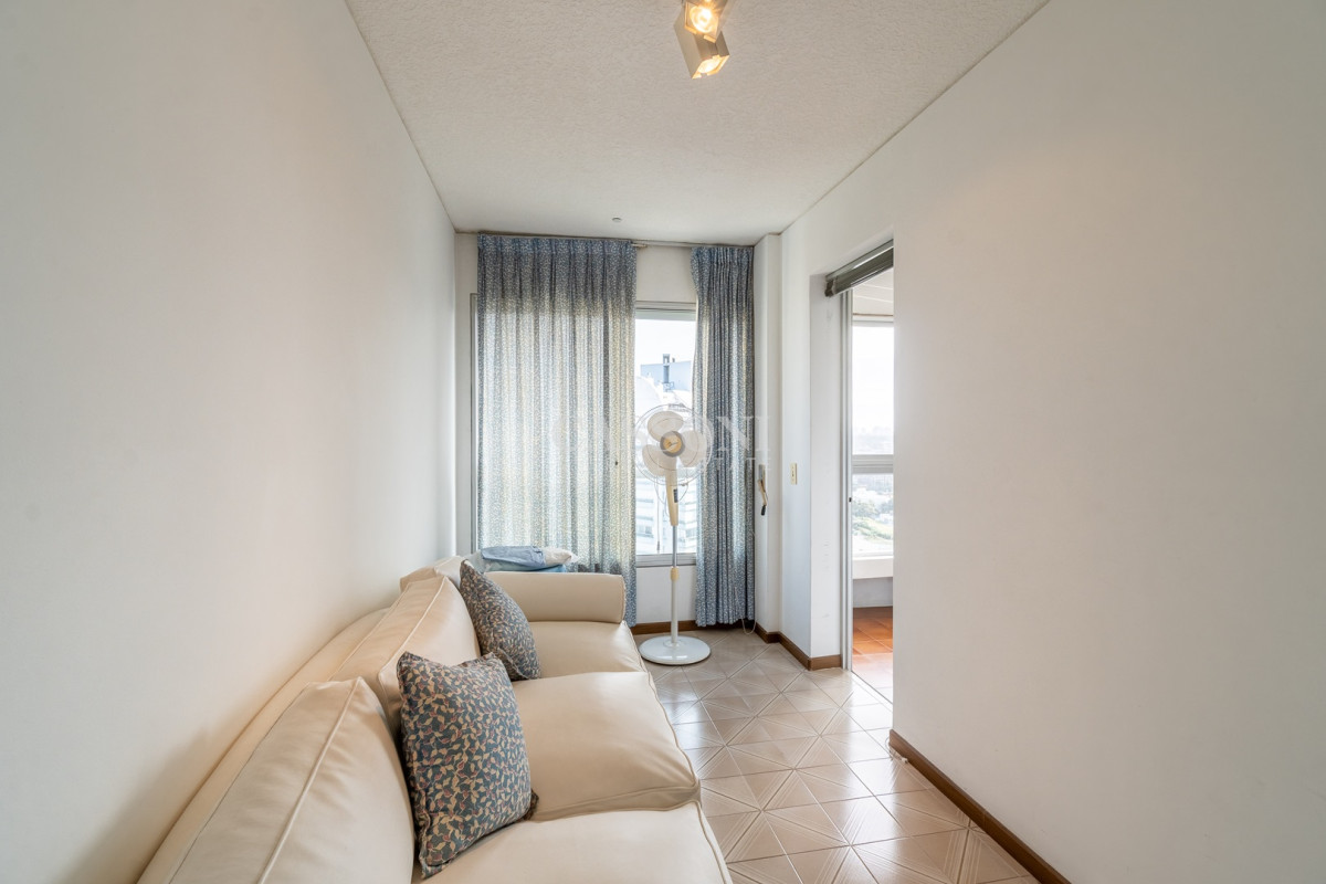 Apartamento ID.2411 - Espectacular planta 3 dormitorios y dependencia, Playa Brava