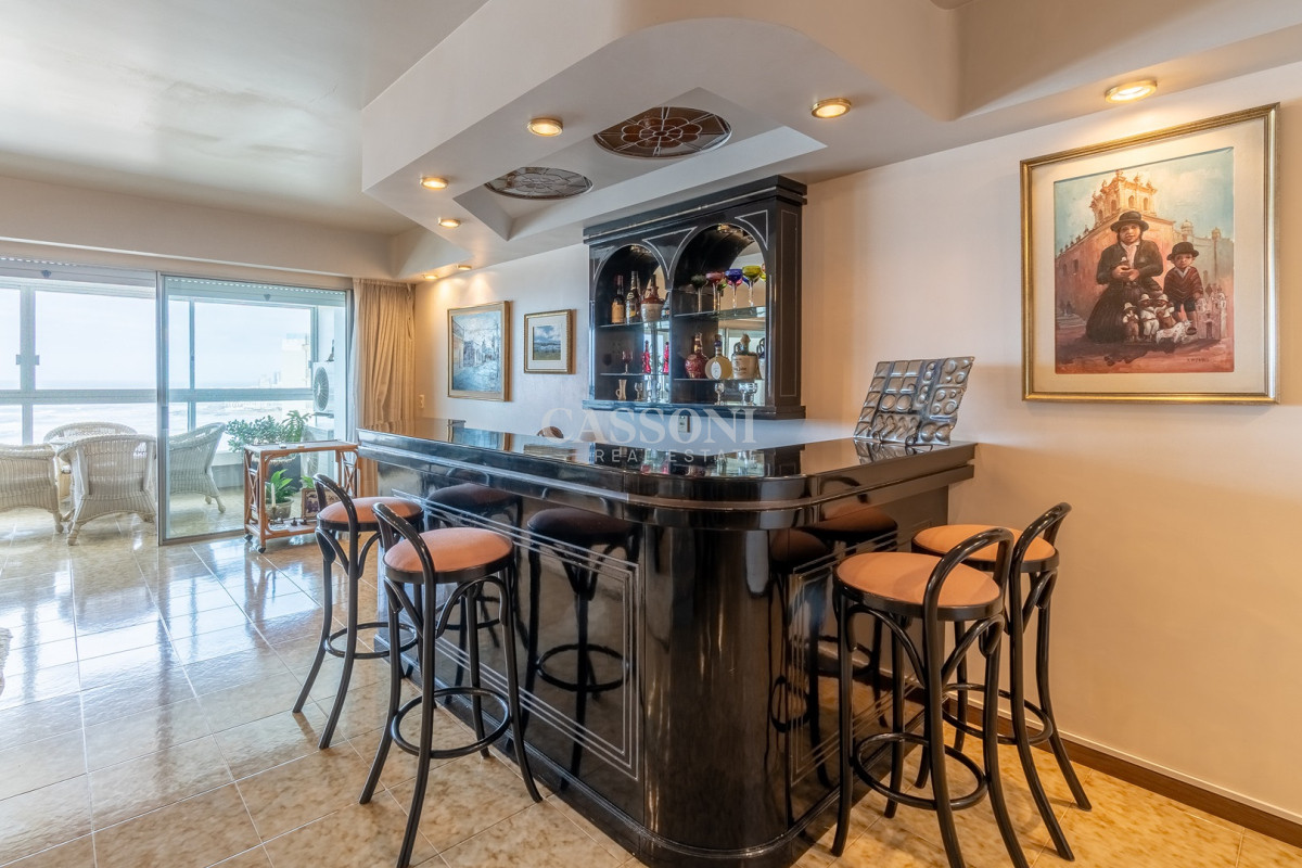 Apartamento ID.2411 - Espectacular planta 3 dormitorios y dependencia, Playa Brava