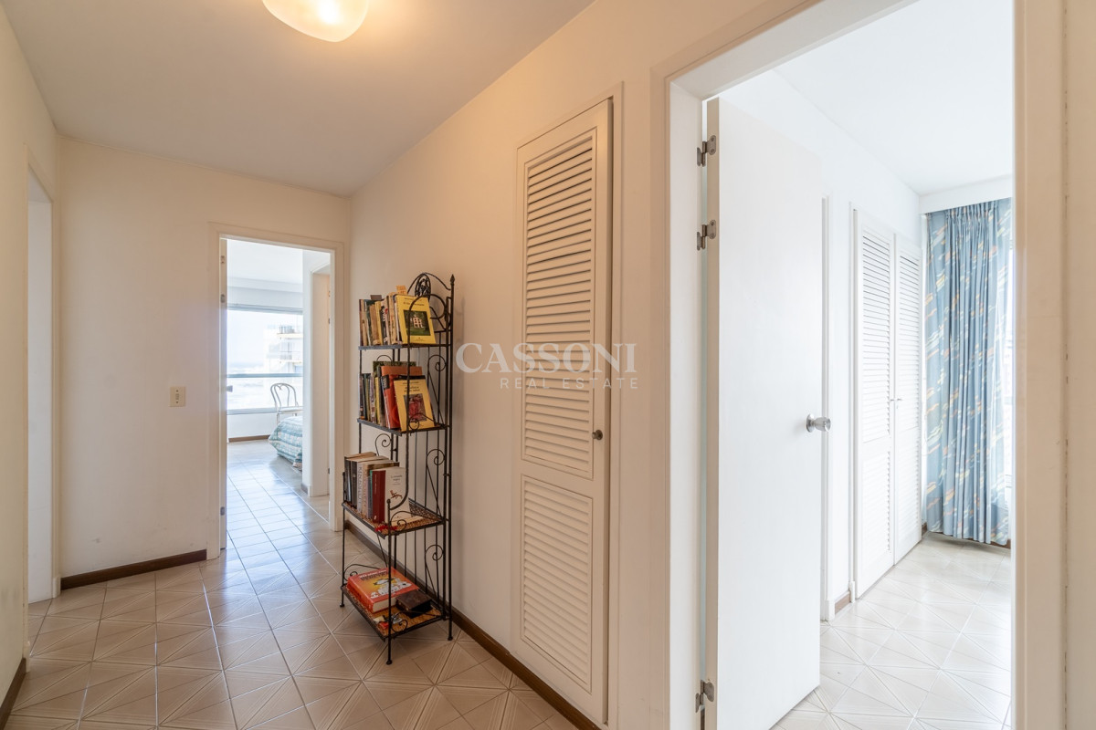 Apartamento ID.2411 - Espectacular planta 3 dormitorios y dependencia, Playa Brava
