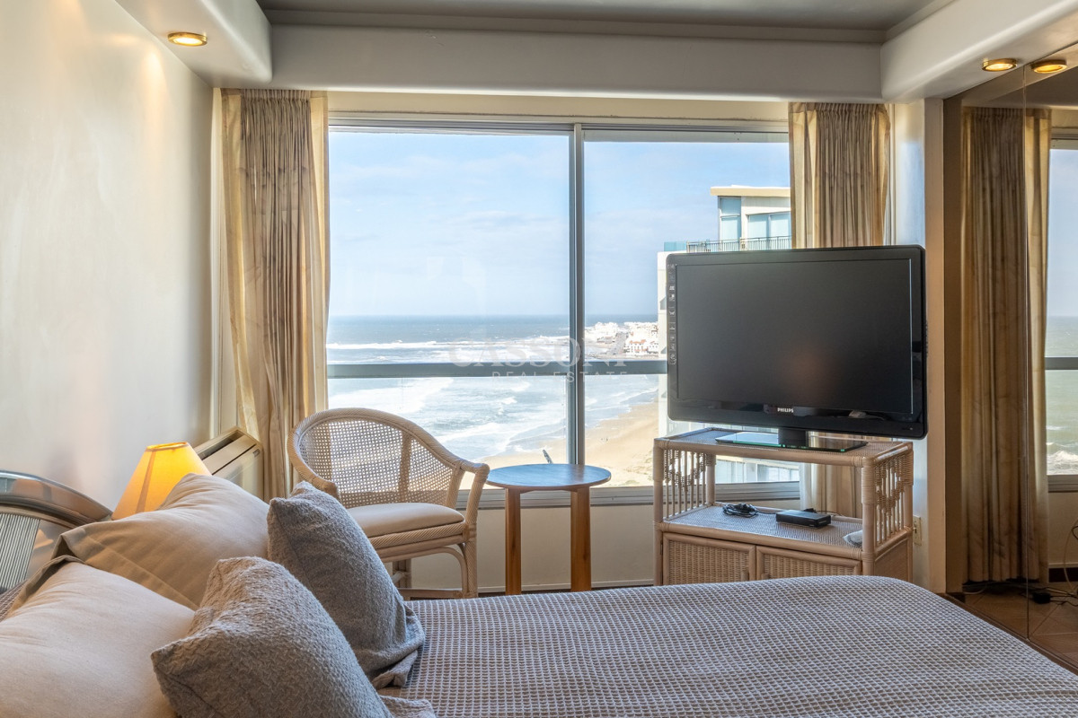 Apartamento ID.2411 - Espectacular planta 3 dormitorios y dependencia, Playa Brava