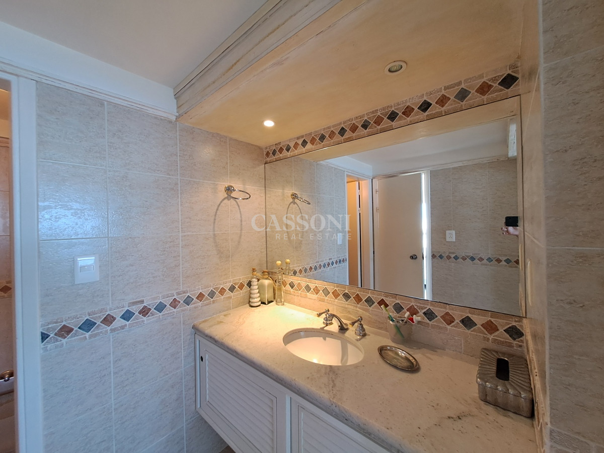 Apartamento ID.2411 - Espectacular planta 3 dormitorios y dependencia, Playa Brava