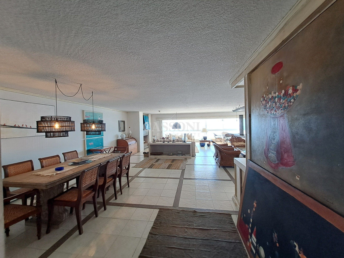 Apartamento ID.2411 - Espectacular planta 3 dormitorios y dependencia, Playa Brava