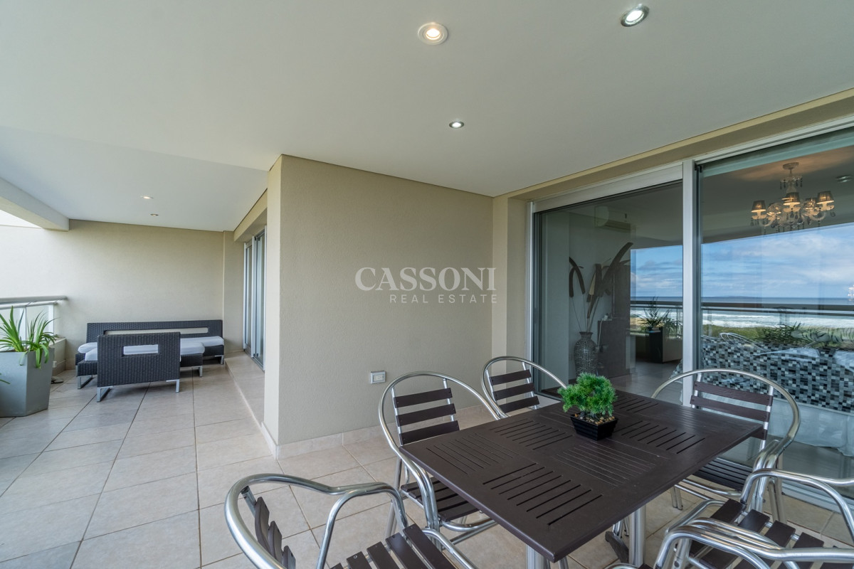 Apartamento ID.2410 - Espectacular apartamento en venta 3 suites y dependencia, Playa Brava. 