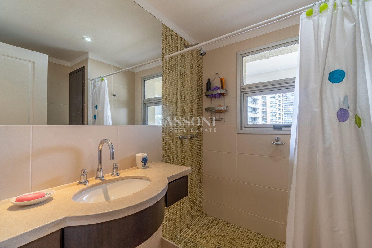 Apartamento ID.2410 - Espectacular apartamento en venta 3 suites y dependencia, Playa Brava. 