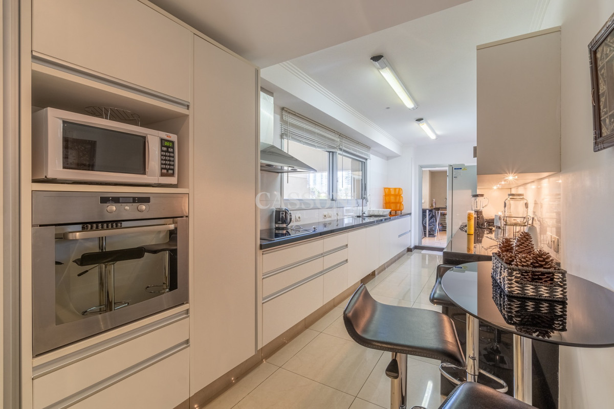 Apartamento ID.2410 - Espectacular apartamento en venta 3 suites y dependencia, Playa Brava. 