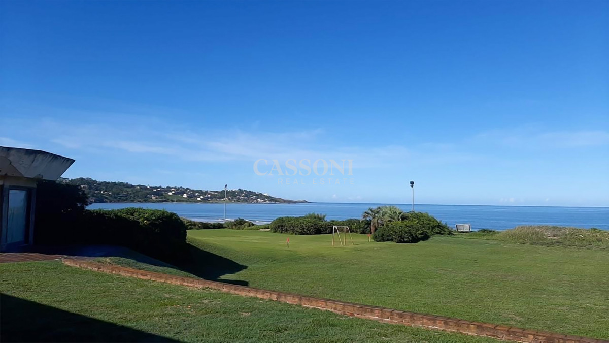 Casa ID.3688 - Casa en primera linea al mar