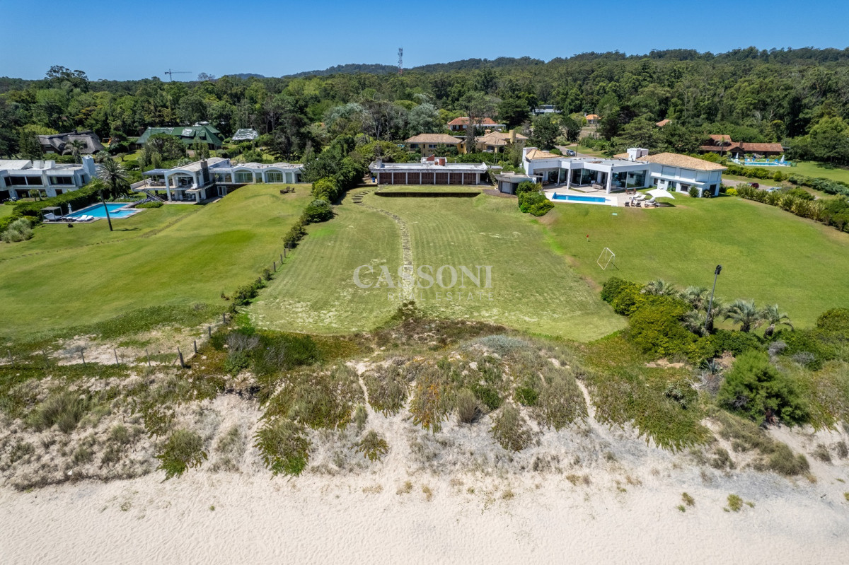 Casa ID.3688 - Casa en primera linea al mar