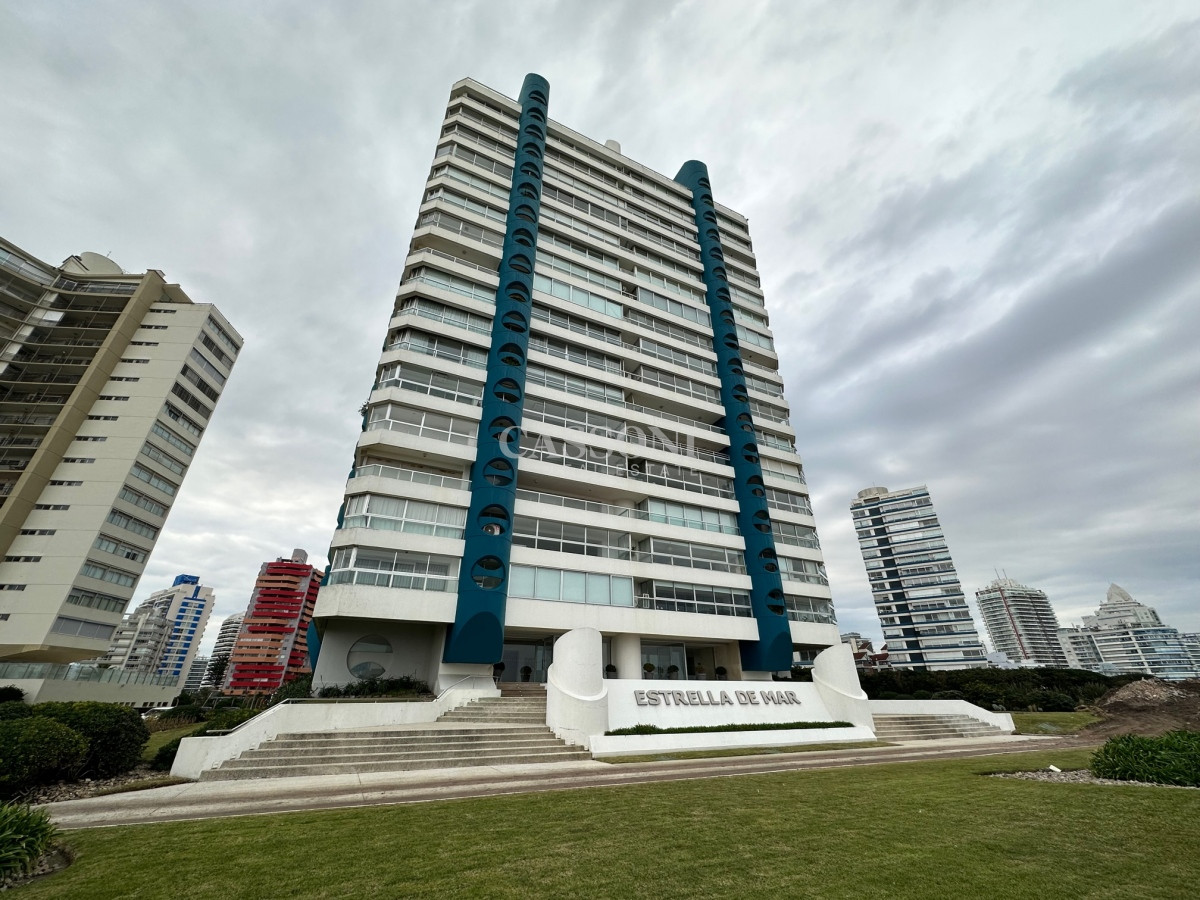 Apartamento ID.2411 - Espectacular planta 3 dormitorios y dependencia, Playa Brava