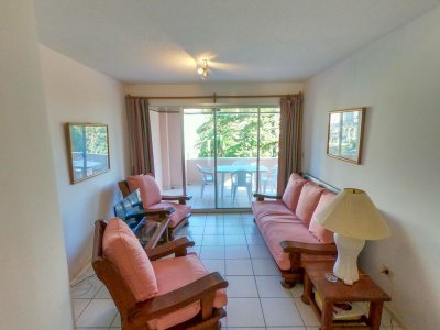 Apartamento en venta Playa Mansa 3 dormitorios