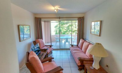 Apartamento en venta Playa Mansa 3 dormitorios