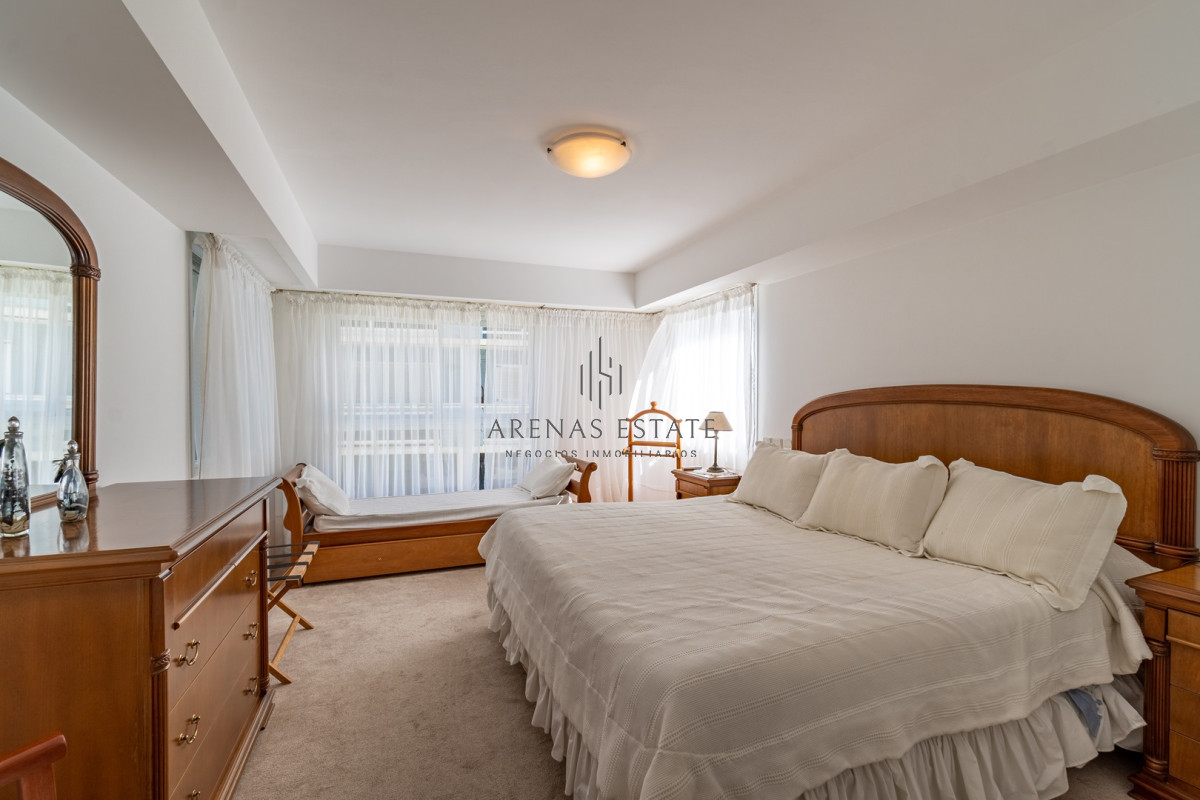 Apartamento ID.966 - Apartamento de 3 dormitorios en Playa Brava, Punta del Este