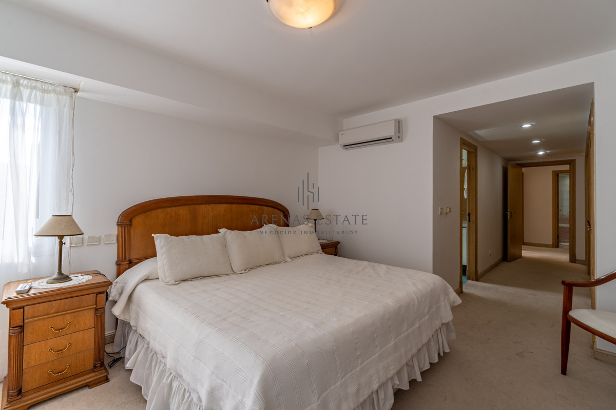 Apartamento ID.966 - Apartamento de 3 dormitorios en Playa Brava, Punta del Este