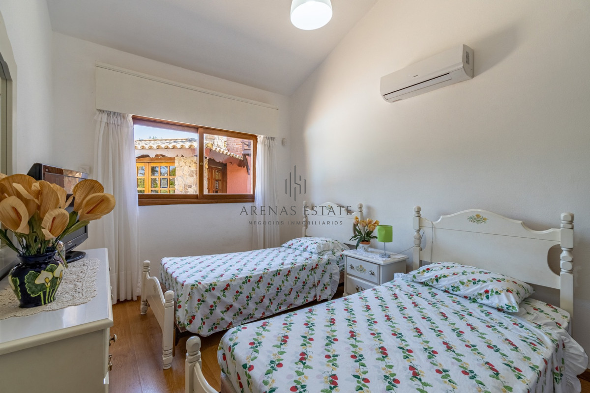 Casa ID.496 - Casa en venta Solana 5 dormitorios Punta del Este
