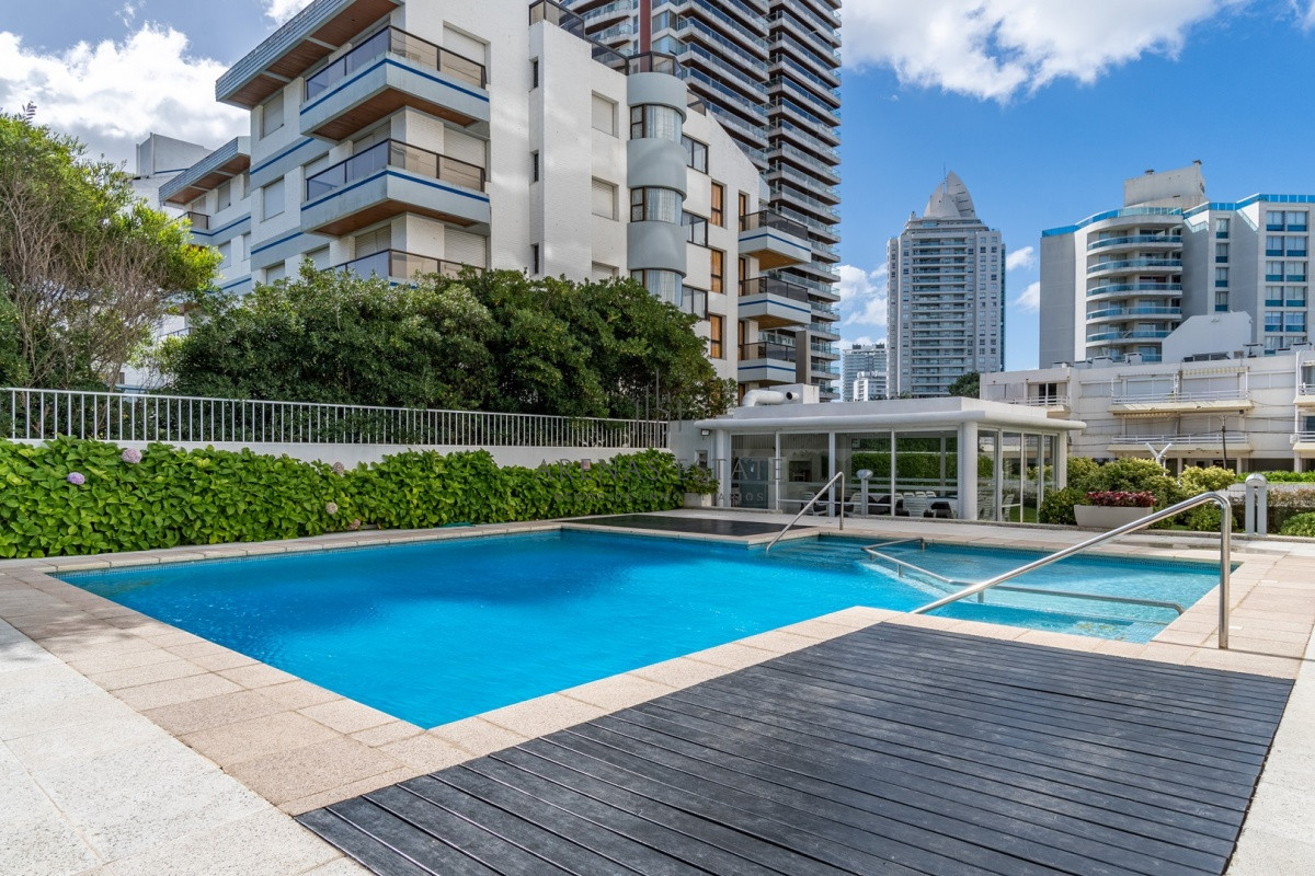 Apartamento ID.966 - Apartamento de 3 dormitorios en Playa Brava, Punta del Este