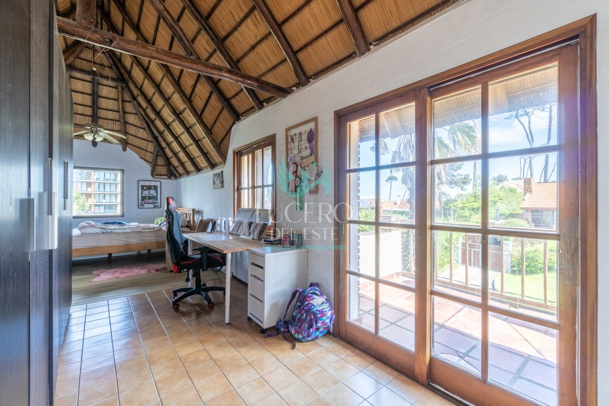 Casa ID.1697 - Casa en venta playa Mansa 