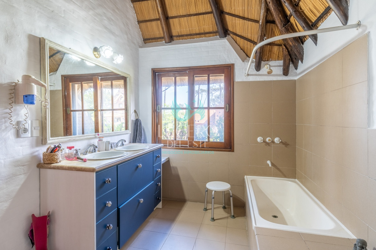 Casa ID.1697 - Casa en venta playa Mansa 