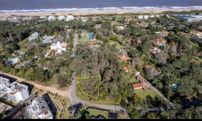 Venta terreno en  El Golf, Punta del Este.