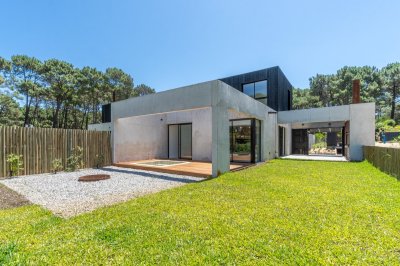 Casa 3 DORMITORIOS en Club del Lago, Punta Ballena