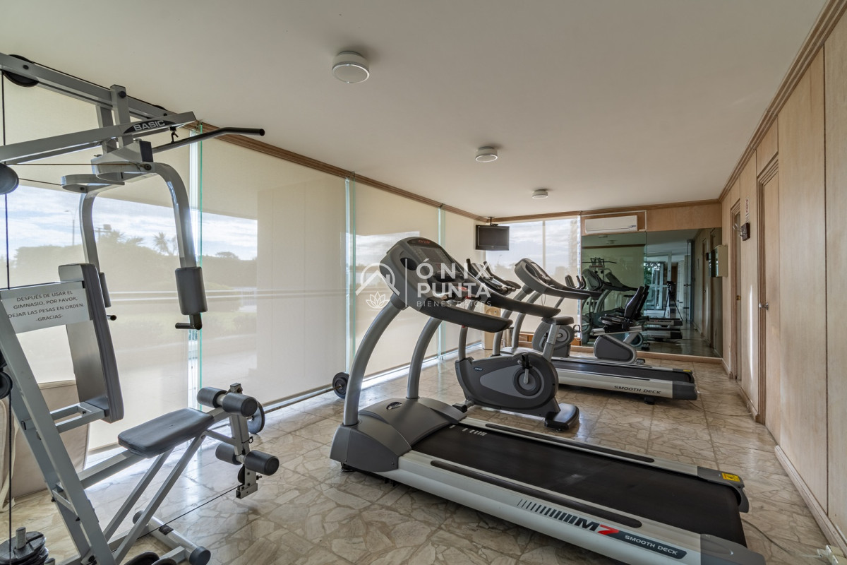 Apartamento ID.66 - Venta Apartamento de 3 dormitorios en Playa Mansa, Punta del Este