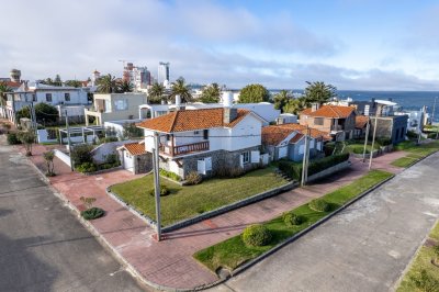 Venta casa 3 dormitorios, Peninsula, Punta del Este.