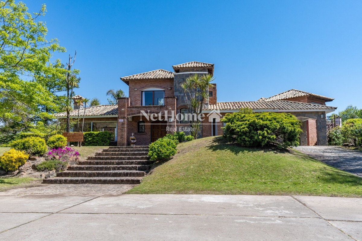 Casa ID.64 - Punta Ballena Casa en venta 5 dormitorios A metros de la playa