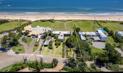 Punta Ballena 4 Dormitorios + Dependencia Casa en primera linea al Mar Amplio Jardín