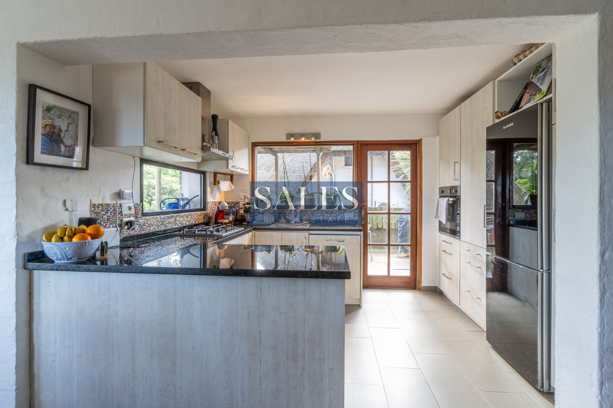 Casa ID.861 - ¡Tu Refugio Soñado en Pinares, Punta del Este!
