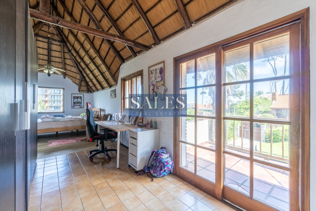 Casa ID.861 - ¡Tu Refugio Soñado en Pinares, Punta del Este!