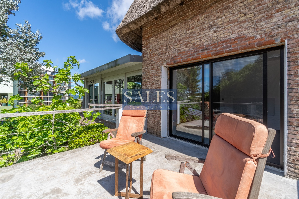 Casa ID.861 - ¡Tu Refugio Soñado en Pinares, Punta del Este!