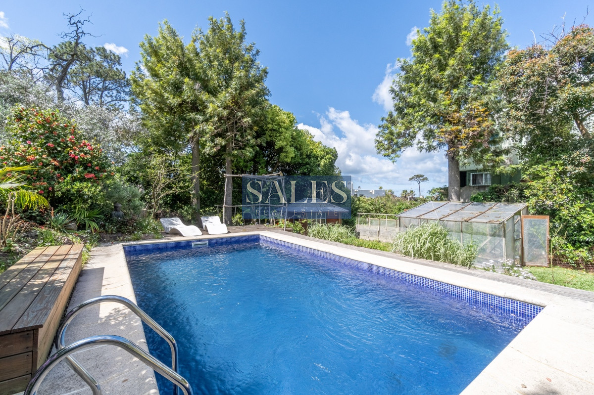 Casa ID.861 - ¡Tu Refugio Soñado en Pinares, Punta del Este!