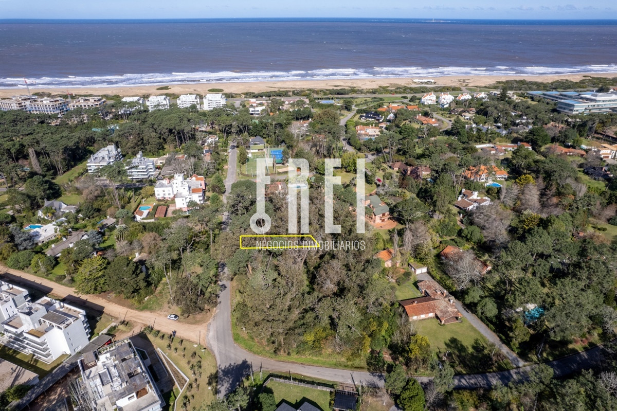 Terreno ID.140 - ¡Oportunidad! Lote en El Golf, Playa Brava