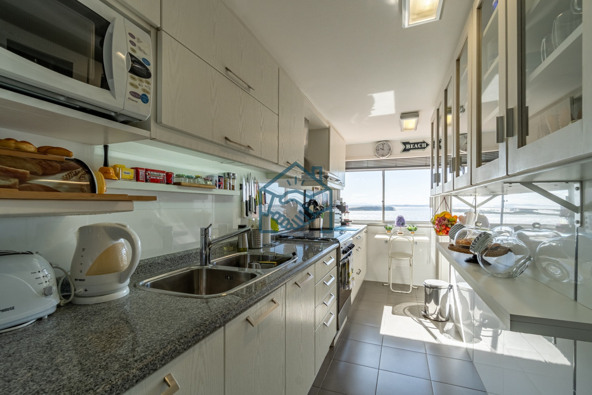 Apartamento ID.582/Venta-de-apartamento-3-dormitorios-con-vista-al-mar.- - Venta de apartamento 3 dormitorios con vista al mar. 